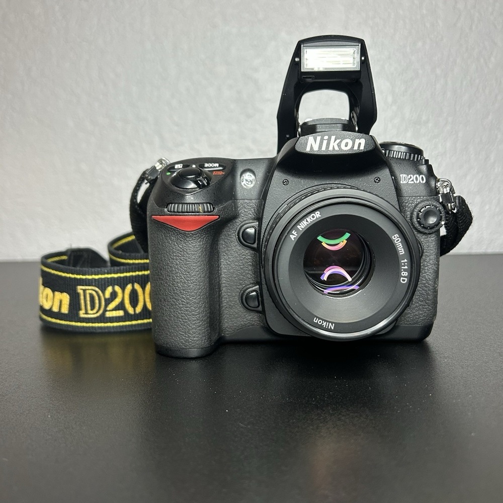 Nikon D200 DSLR Camera 9,773 Shutter + Nikkor 50mm f/1.8D Lens Box Tested Bundle